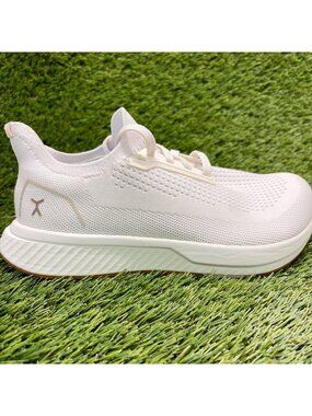 Flux Adapt Runner White Gum Womens Size 6.5 Running Athletic Walking Knit Shoes